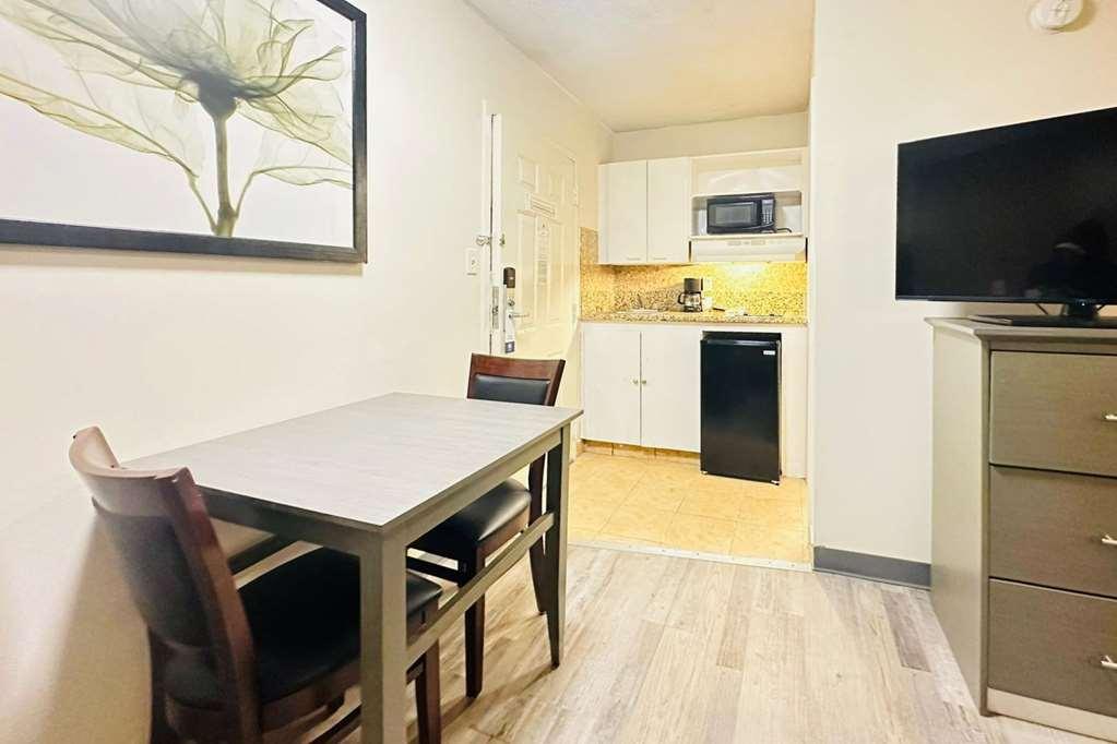 Suburban Studios Abercorn Savannah Bilik gambar